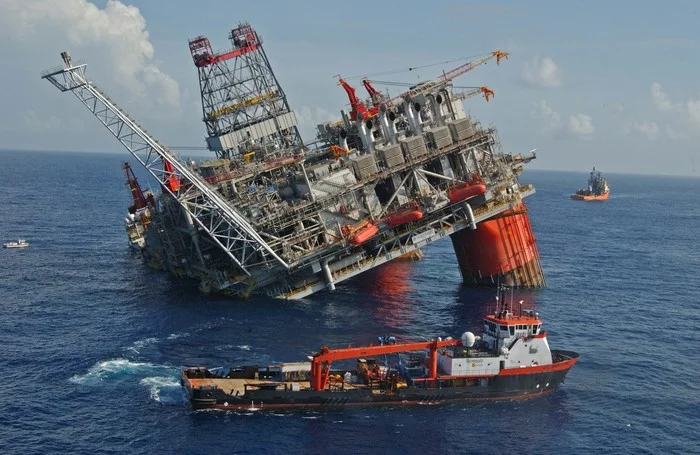 Accident with the Thunder Horse rig - Drilling, Crash, Offshore drilling, USA, Video, Longpost