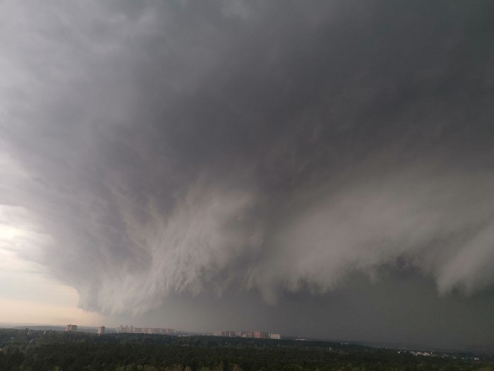 Impending thunderstorm in the Moscow region - Thunderstorm, Video, The clouds, Vertical video