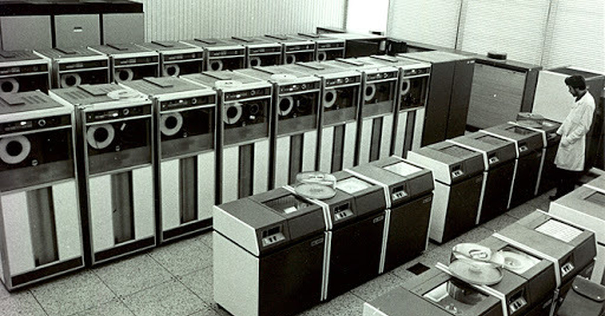 В помещениях оборудованных эвм. Единая система ЭВМ (ЕС ЭВМ) IBM-360. ЭВМ ЕС 1045.01. ЭВМ ЕС-1060. Электронно-вычислительная машина ЕС-1045.