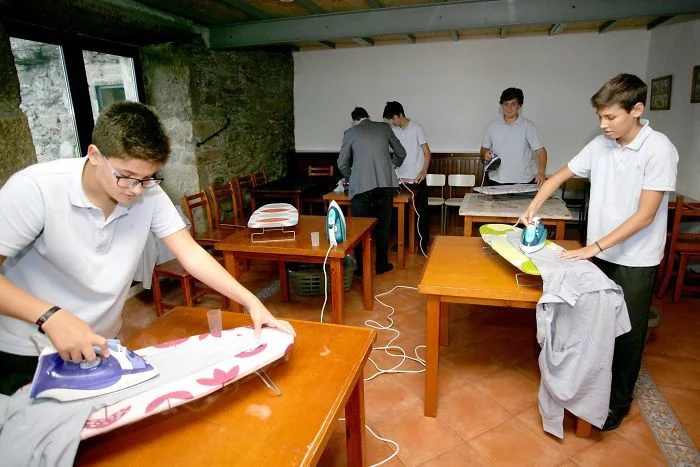 School in Spain teaches boys how to run a house - Education abroad, Spain, Housekeeping, Longpost