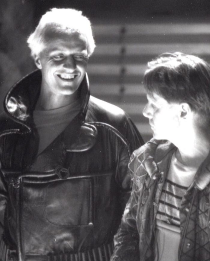 1601130376137816316 бегущий по лезвию бритвы актер рутгер