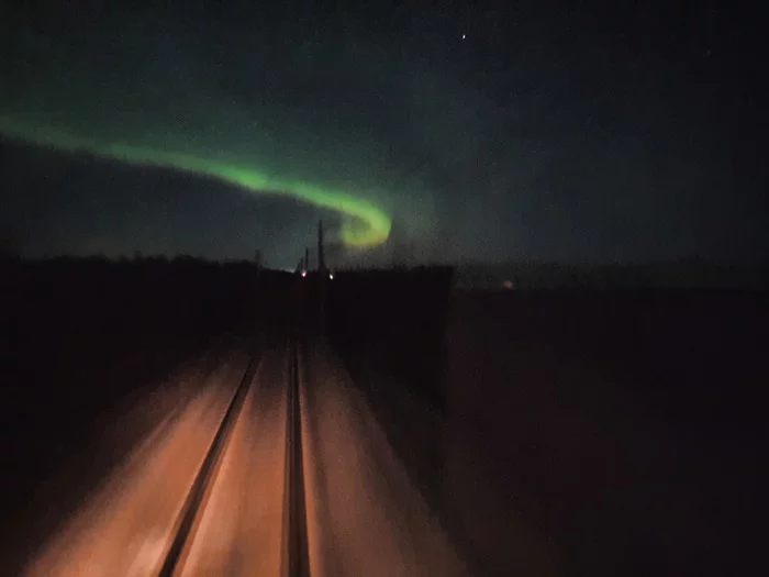 And here we came across the Northern Lights - My, Russian Railways, Autumn, Freight train, 2te116u, Polar Lights