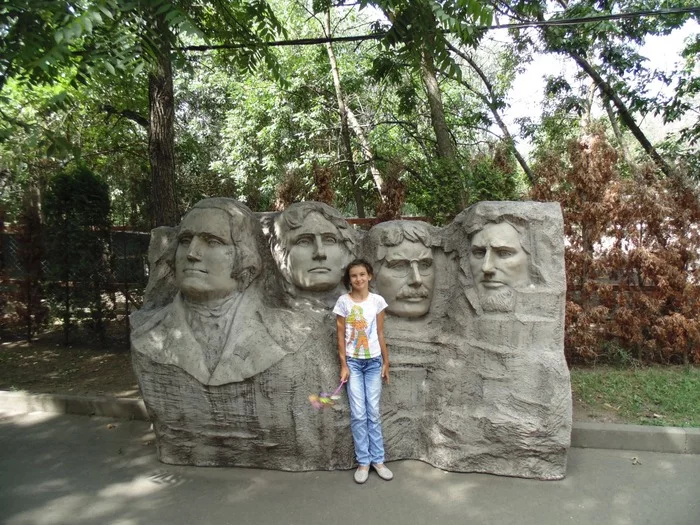 Young Lukashenko and Putin with glasses - My, Alexander Lukashenko, Vladimir Putin, Mount Rushmore, Child's world, Politics