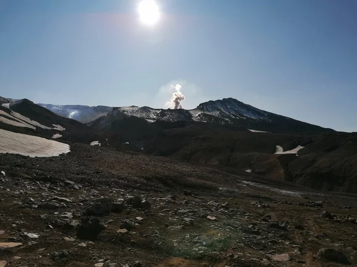 Volcano Mutnovskaya Sopka, Kamchatka - My, Kamchatka, Mutnovsky Volcano, Climbing, The photo, Vertical video, Tourism, Video, Longpost, Volcano