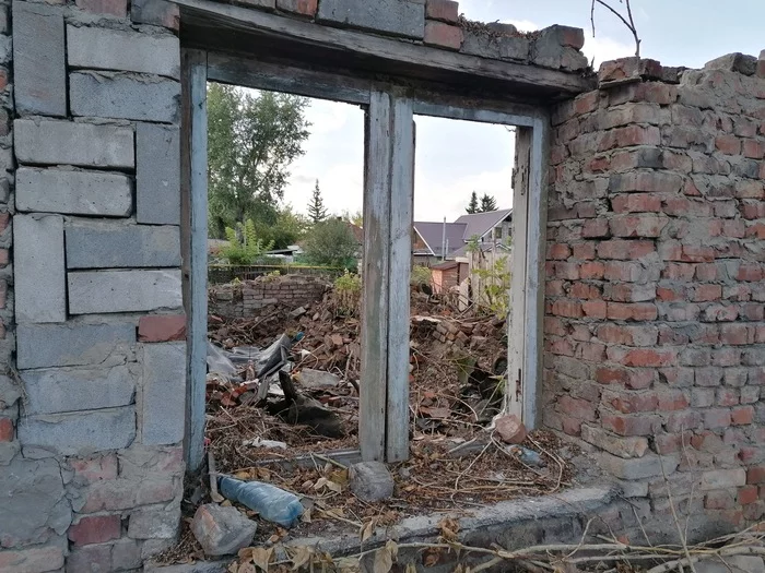 Destroyed... - My, Novosibirsk, Mobile photography, Old, Abandoned, House, Longpost