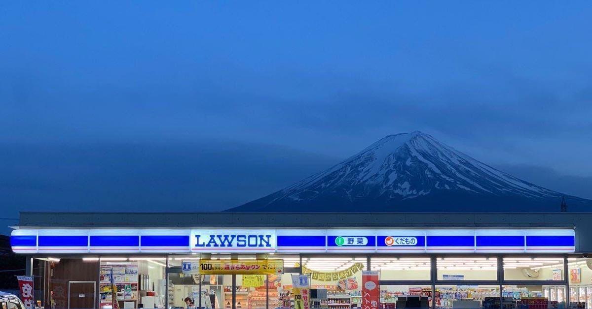 круглосуточный магазин в японии. магазин комбини в японии токио. продавцы в комбини япония. комбини. магазин комбини в японии токио.