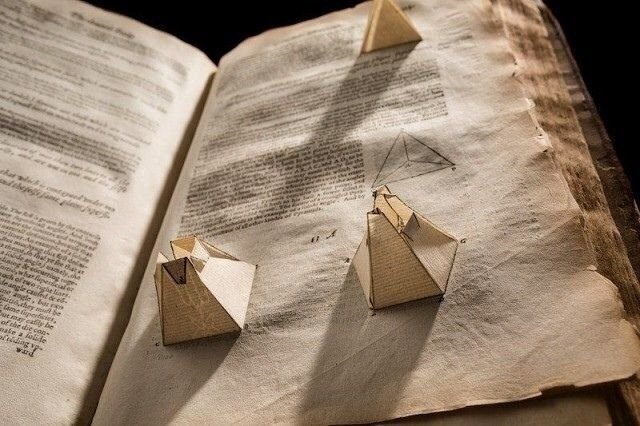 Я восхищён дизaйном этого стaринного учебника по геометрии 1570 года История, Учебник, Интересное, Геометрия