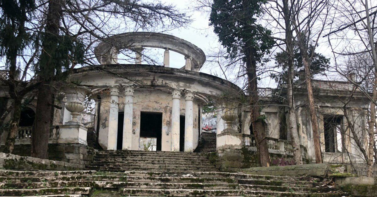 заброшенный ресторан на горе ахун. гора ахун ресторан. гора ахун сочи ресторан. гора ахун сочи ресторан. гора ахун заброшенный ресторан.