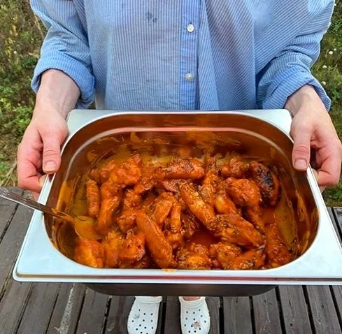 Buffalo chicken wings with Frank's sauce - My, Grill, Hen, Recipe, Cooking, Yummy, Food, B-B-Q, Spicy cuisine, Sauce, Longpost, Chicken wings