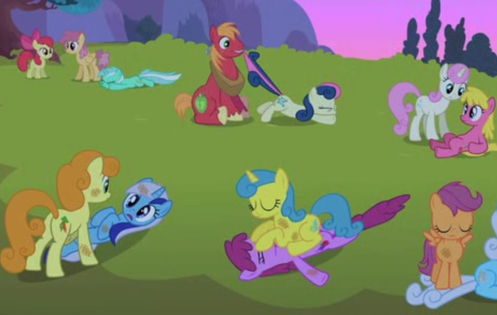  ) My Little Pony, Big Macintosh, Bon Bon, Lyra Heartstrings, Applebloom, Scootaloo, Minuette, Spike, Cheerilee, Applejack, Berry Punch
