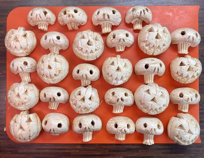 Шампиньоны на хэллоуин ver2.0 Череп, Хэллоуин, Кулинария, Шампиньоны, Тыква, Видео, Длиннопост, TikTok