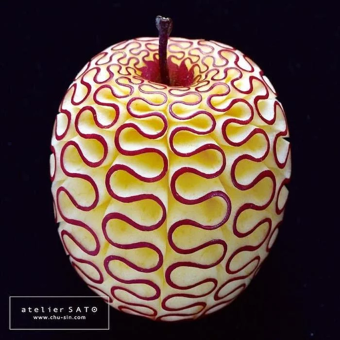 Apple hand carved by Tomoko Sato - Carving, Apples, Reddit