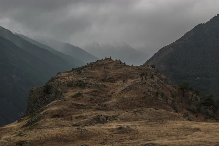 Cloudy mood of autumn mountains - My, The mountains, Autumn, Clouds, Hike, Tourism, Mountain tourism, The photo, Beginning photographer