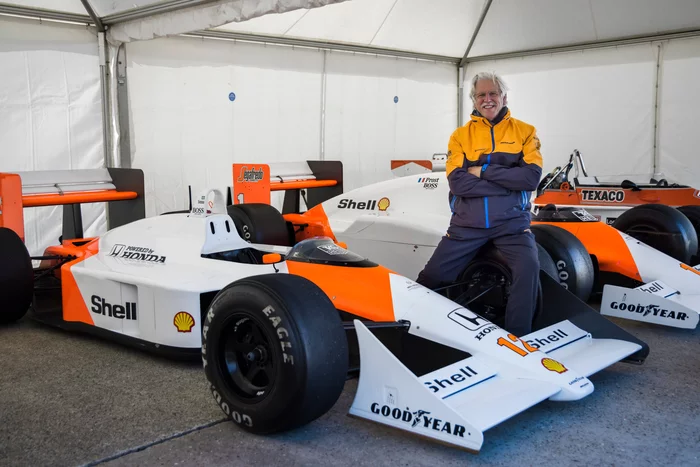 The resignation of chief mechanic Senna and Prost was marked with stickers on McLaren - Auto, Автоспорт, Race, Mclaren, Team, Retirees, Mechanic, Formula 1, Longpost