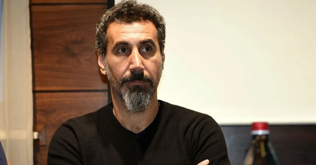 Serj tankian elasticity. Серж Танкян. Серж Танкян Пашинян. Серж Танкян в Ереване. Серж Танкян сейчас.