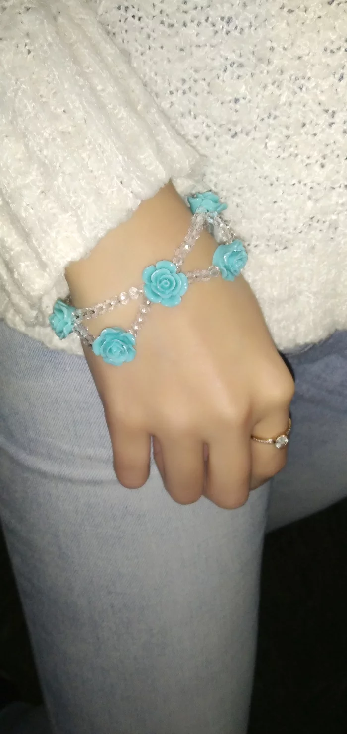 Set of jewelry with blue roses - My, Earrings, the Rose, Blue, Tenderness, Decoration, Creation, A bracelet, Hobby, Shine, Longpost