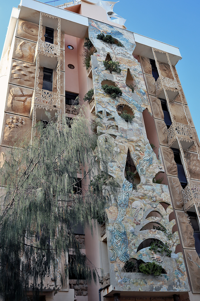 The craziest house in Tel Aviv - My, The photo, Israel, Architecture, Tel Aviv, Crazy House, Longpost