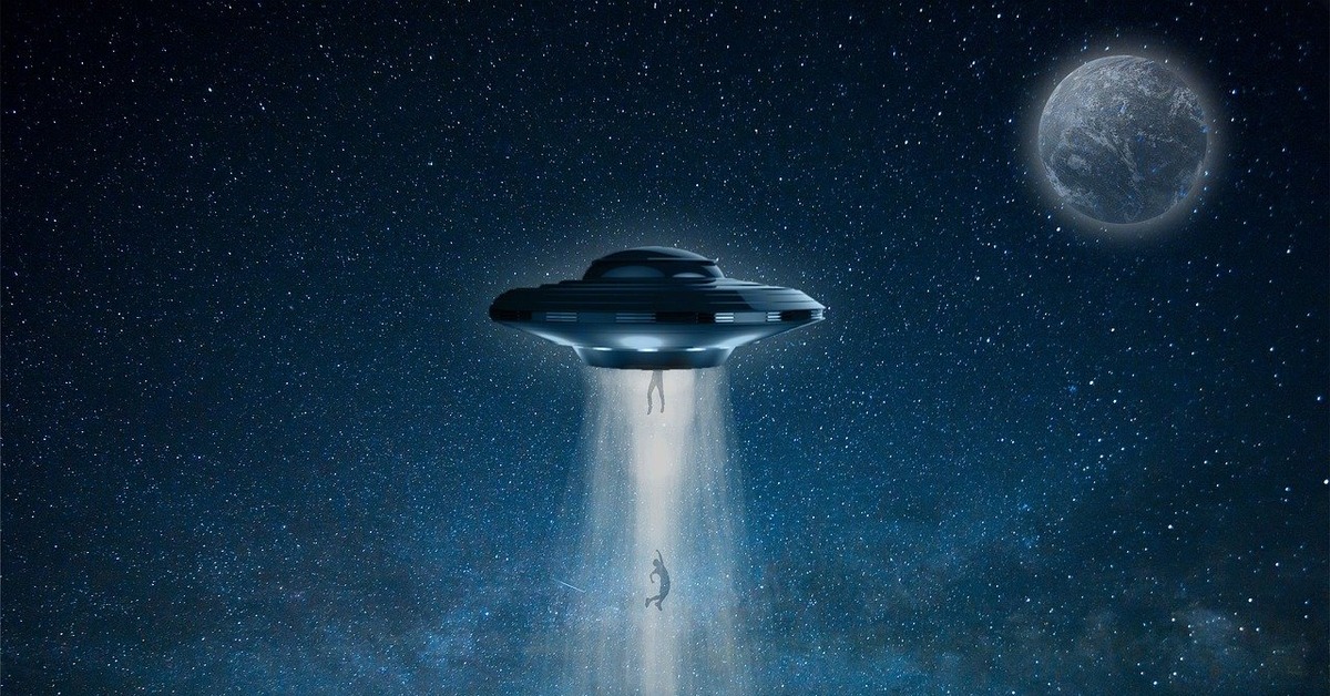 Корабль инопланетян. Огромное нло. Летающая тарелка. Unidentified object. Летающая тарелка.