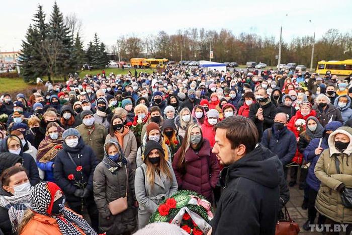Minsk residents bury Roma Bondarenko - Republic of Belarus, Negative, Politics, Protests in Belarus, Funeral, Video, Longpost, Tutby, TUT by
