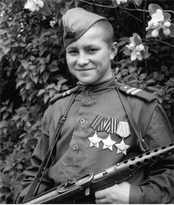 The story of one photo ... Full holder of the Order of Glory at the age of 17 - The Great Patriotic War, Order of Glory