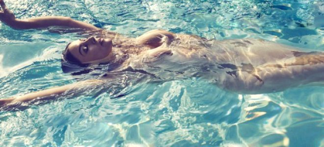 Monica Bellucci spoke about sex after 50 and posed naked for Paris Match magazine - NSFW, , Monica Bellucci, Photo, Swimming pool, Dog, beauty, Longpost