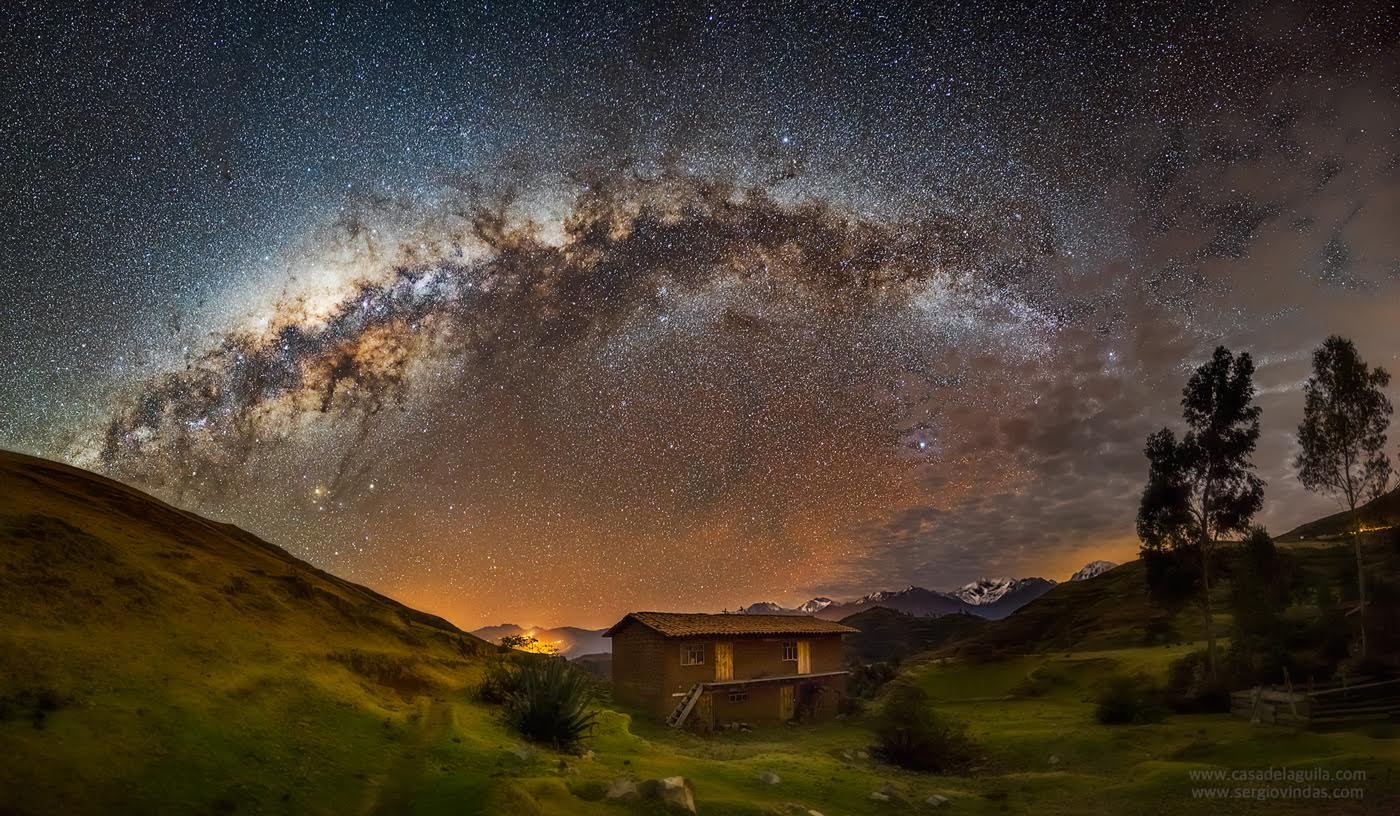 The Milky Way and the reddish airglow over Cusco, Peru. - Photo, beauty, Milky Way, Nature