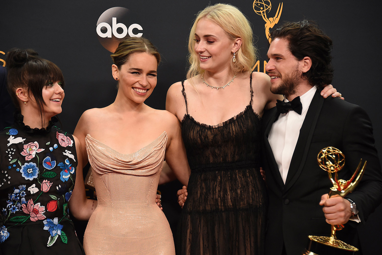 Actors and creators of the series Game of Thrones at the Emmy Awards 2016. Let's just admire the beautiful and elegant. - Game of Thrones, Game of thrones, Castes, Emmy, Gwendoline Christie, Maisie Williams, Emilia Clarke, Kit Harington, Longpost, Emmy Awards