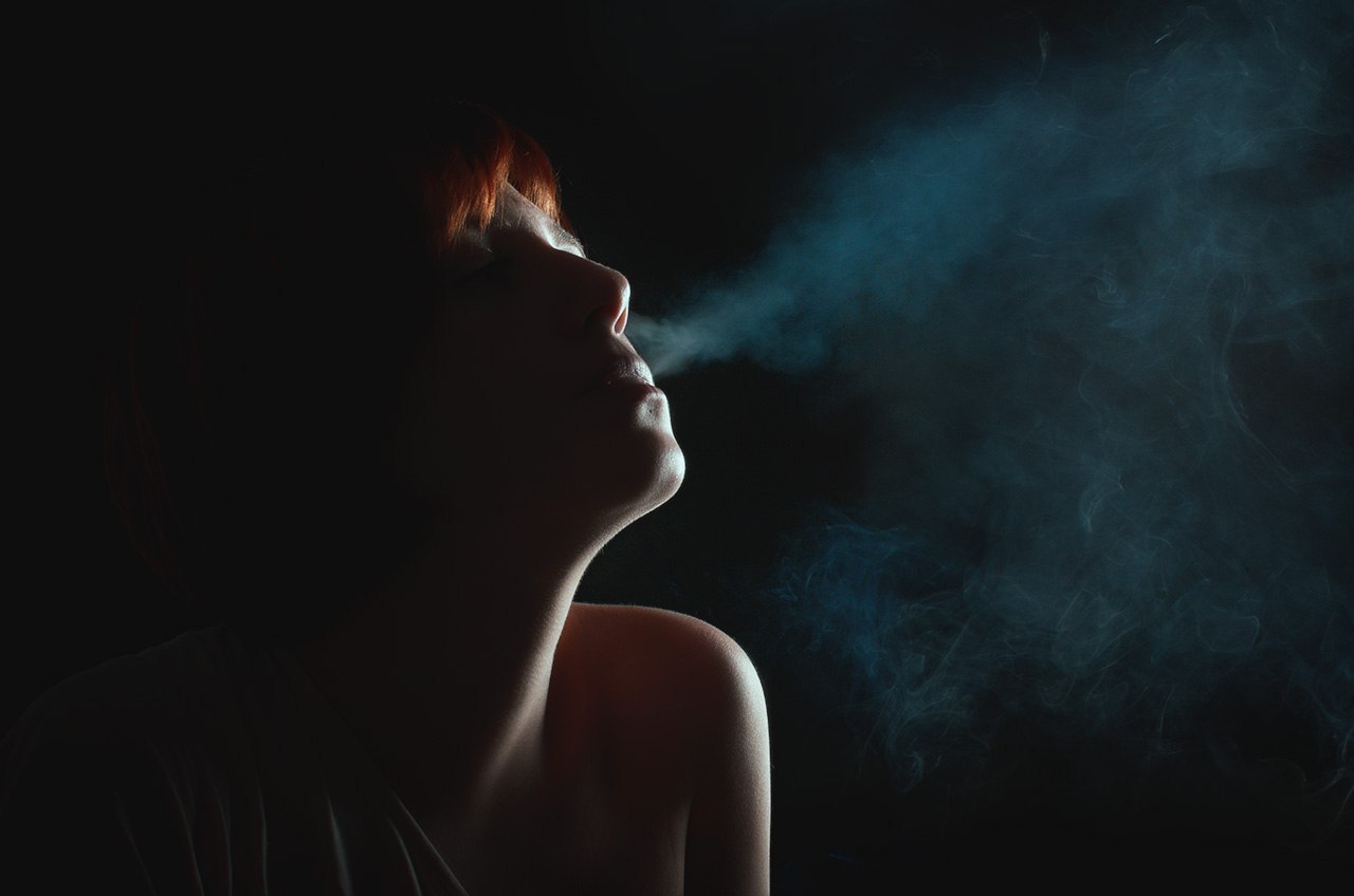 Smoke, light, color - Моё, Свет, Студия, Контровойсвет, Девушки, Портрет, Фотография, Дым, Длиннопост