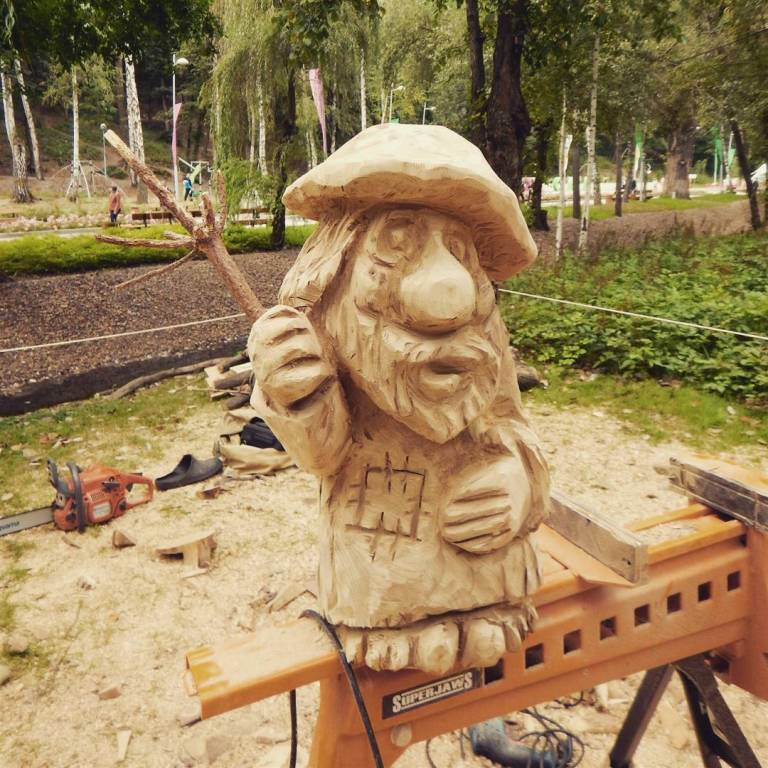 big ass - My, Voronezh City Garden, Chainsaw, Chainsaw sculpture, Alexander Ivchenko, Voronezh, Video, Longpost