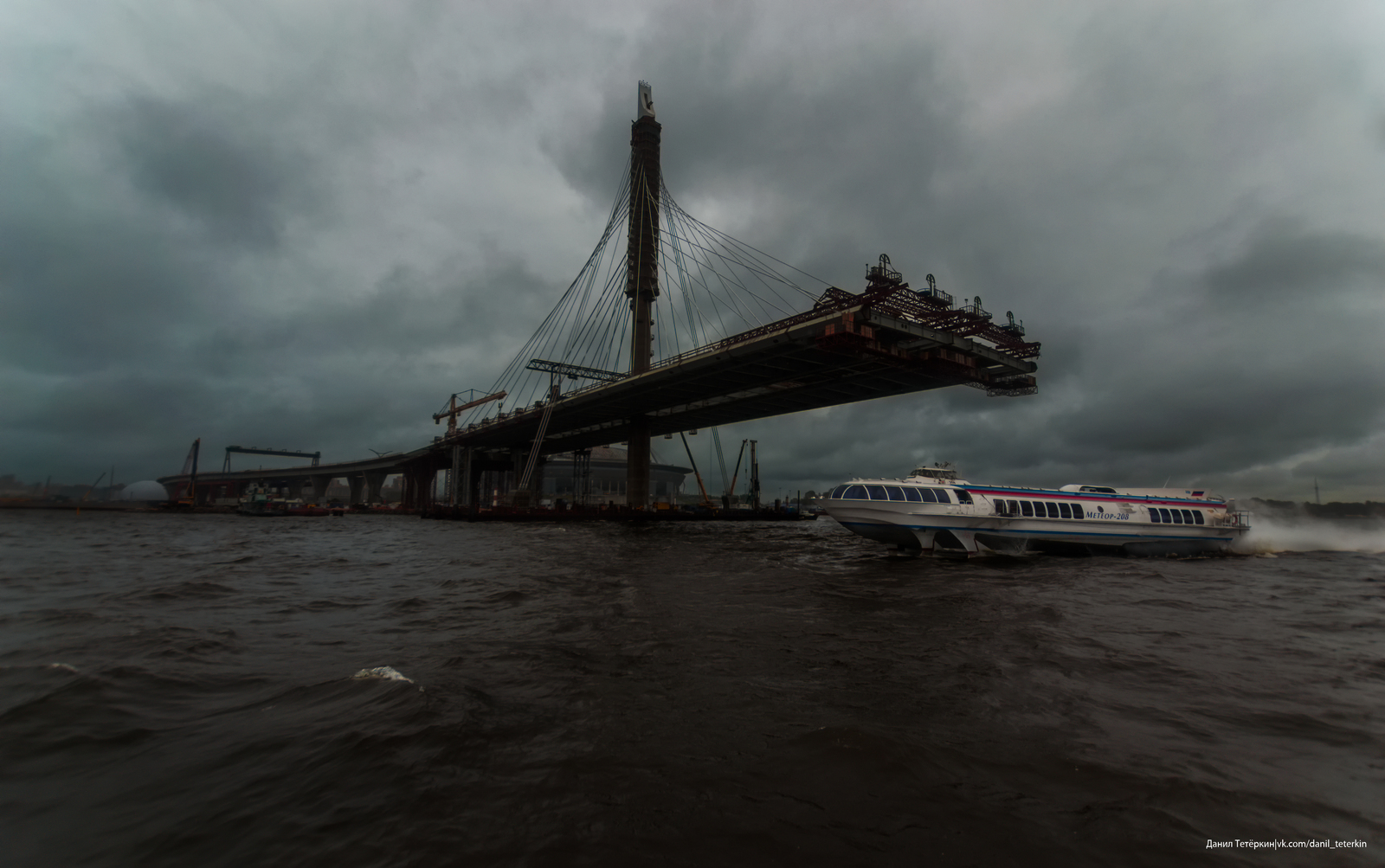 Зсд, проплывая под мостом - Моё, Санкт-Петербург, Зсд, Мост, Фото