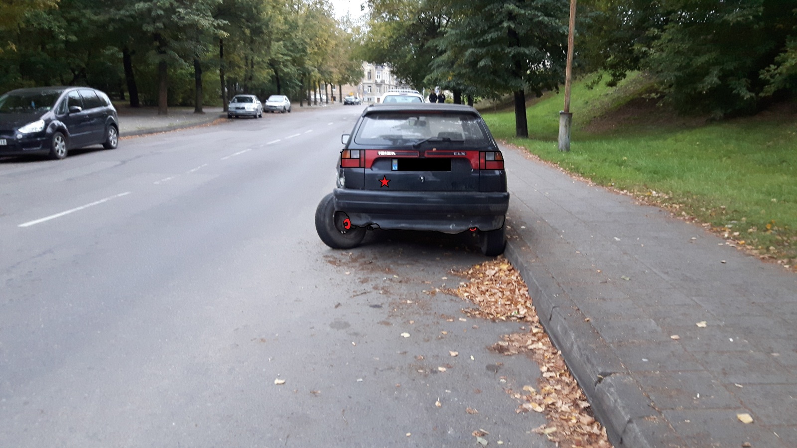 Помощь заднего колеса при парковке. - Моё, Машина, Колесо