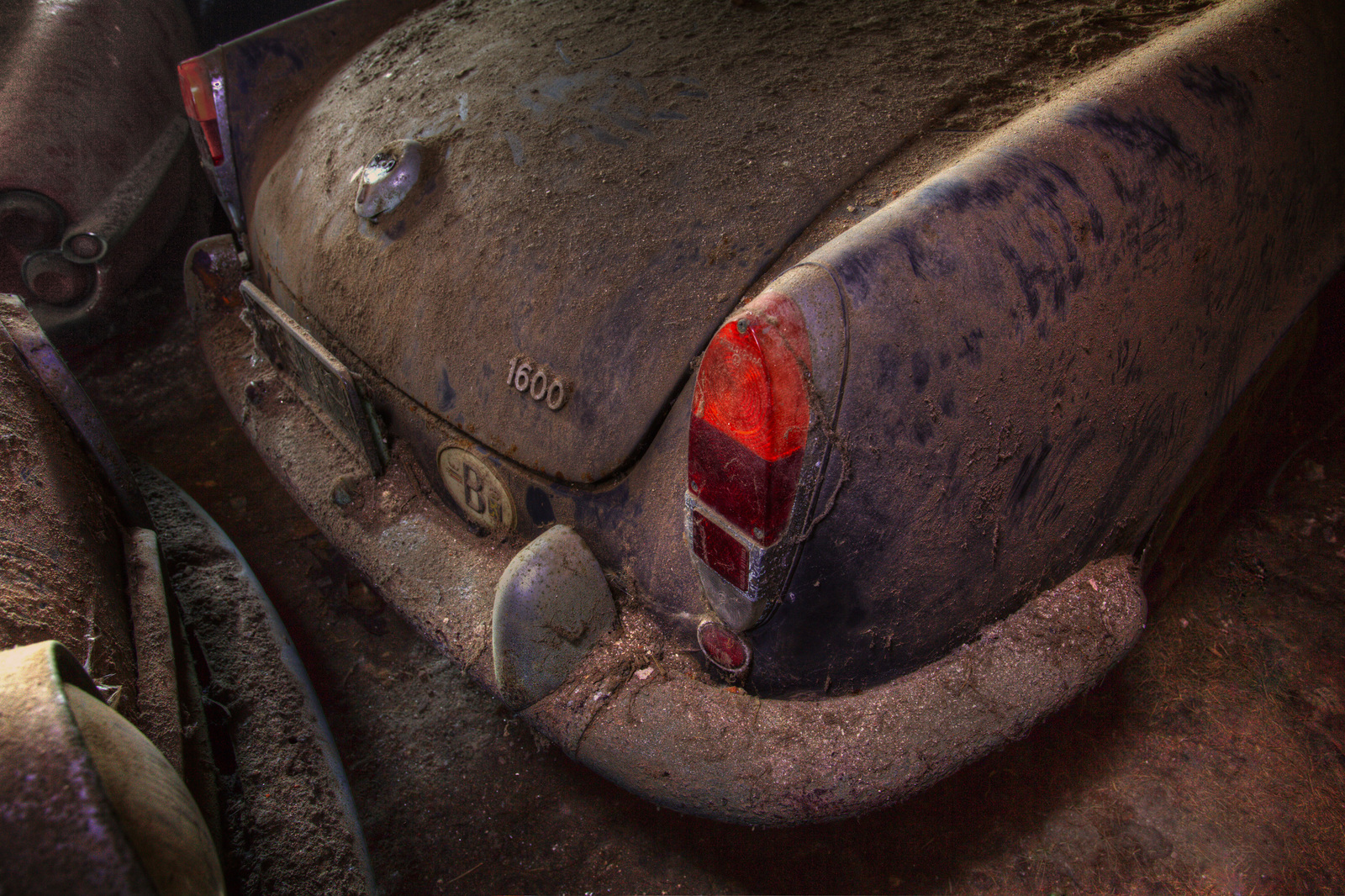 Forgotten Alfa Romeos in an old Belgian castle! - Translation, Alfa romeo, Locks, Find, , Longpost, Video