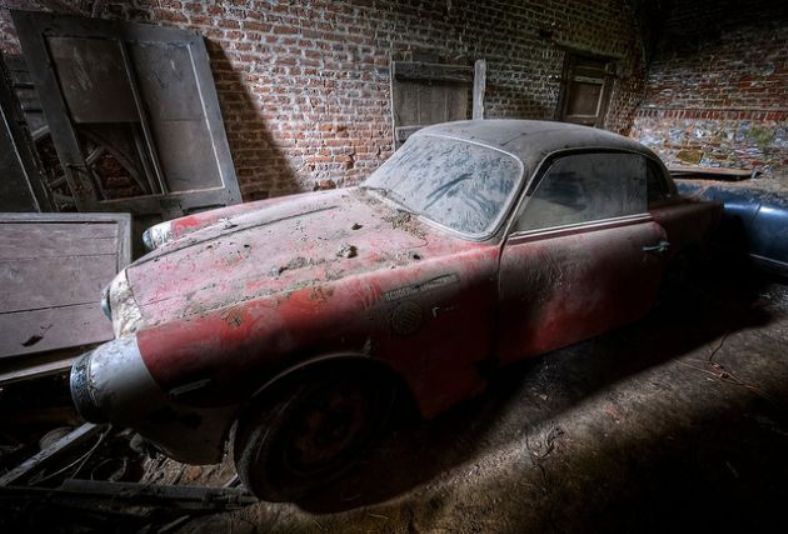 Forgotten Alfa Romeos in an old Belgian castle! - Translation, Alfa romeo, Locks, Find, , Longpost, Video