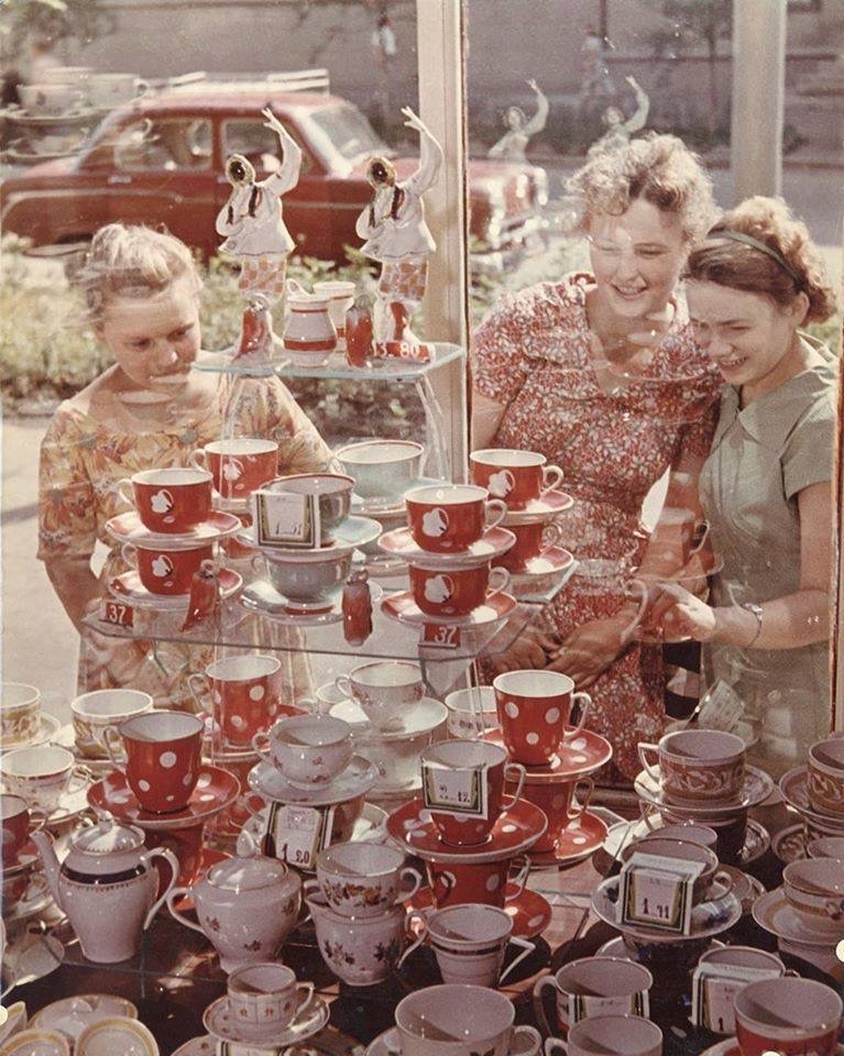 Moscow shop windows in the Soviet years - the USSR, Past, 20th century, The photo, People, Score, Longpost