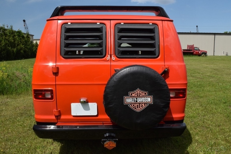 Hippie golden age - 1976 Dodge Tradesman Goodtimes Conversion Van. 30 years in the garage. - Dodge, Van, Find, Good condition, Video, Longpost