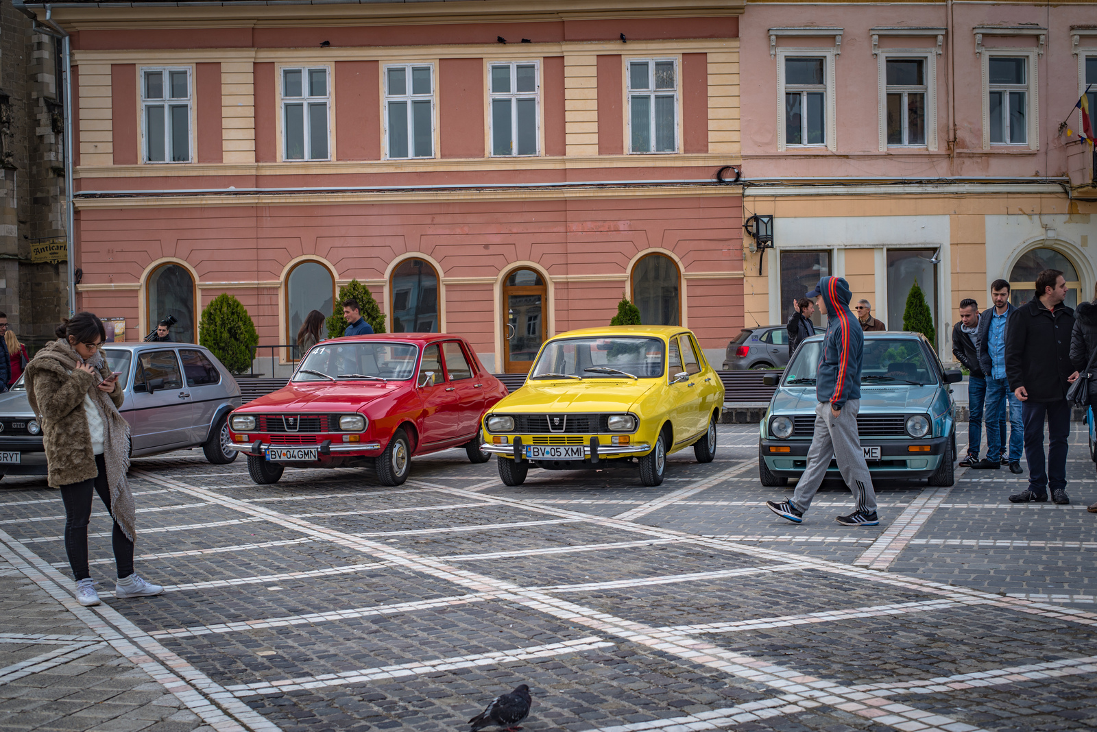 Today in our town there was a small exhibition of retro cars. - Longpost, Romania, Brasov, Story, Retro, Photo, My