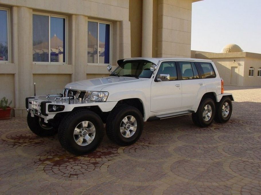 There are not many wheels - Nissan Patrol, Arab Sheikh, Chariot