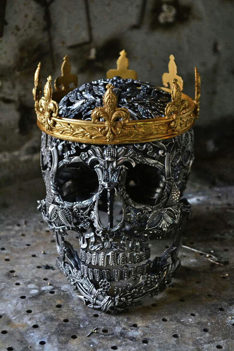 Кароним. Череп с короной. Маска череп с короной. Череп с короной арт.