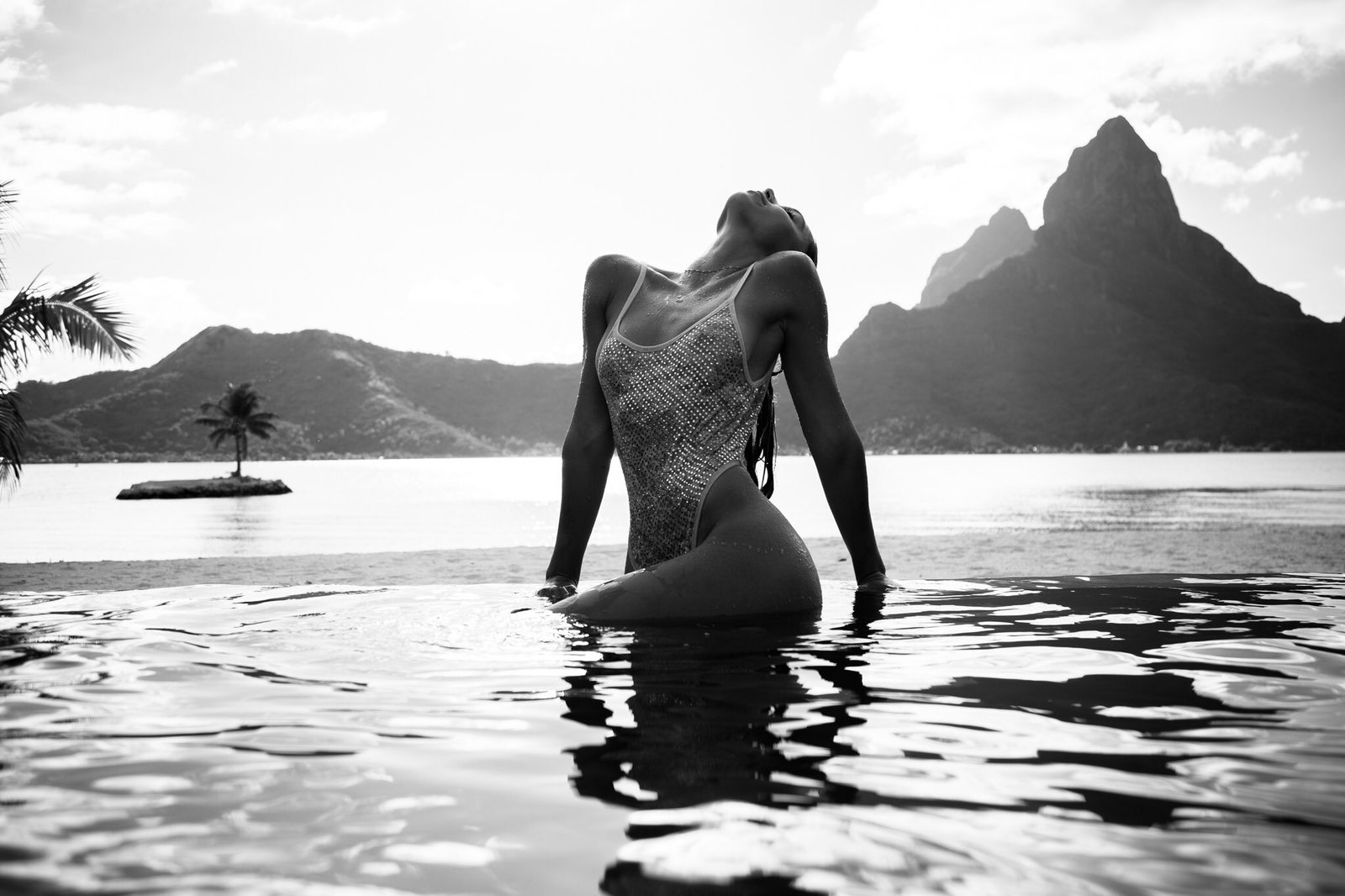 Alexis Ren - by Kim Akrich on Bora Bora - NSFW, Models, Girls, Beach, Longpost