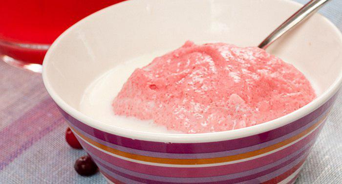 Traditional Latvian mousse Debesmann - Semolina, Berries, Recipe, Cook's Diary