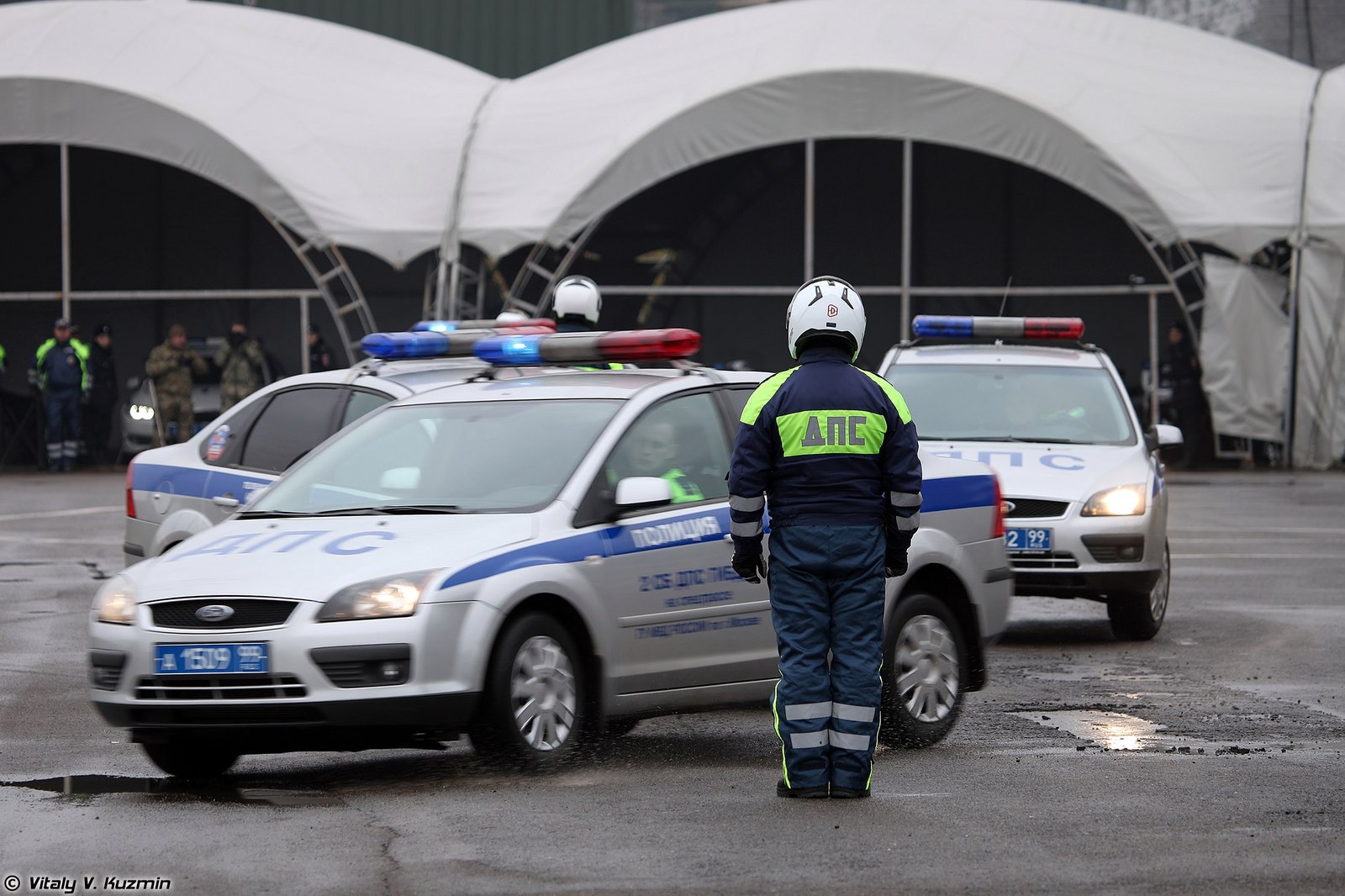 Performance of the aerobatic team of the Cascade of the UGIBDD of the Main Directorate of the Ministry of Internal Affairs of Russia for Moscow at Interpolitech-2016 - DPS, Trick, Not mine, Longpost, Moto, Auto