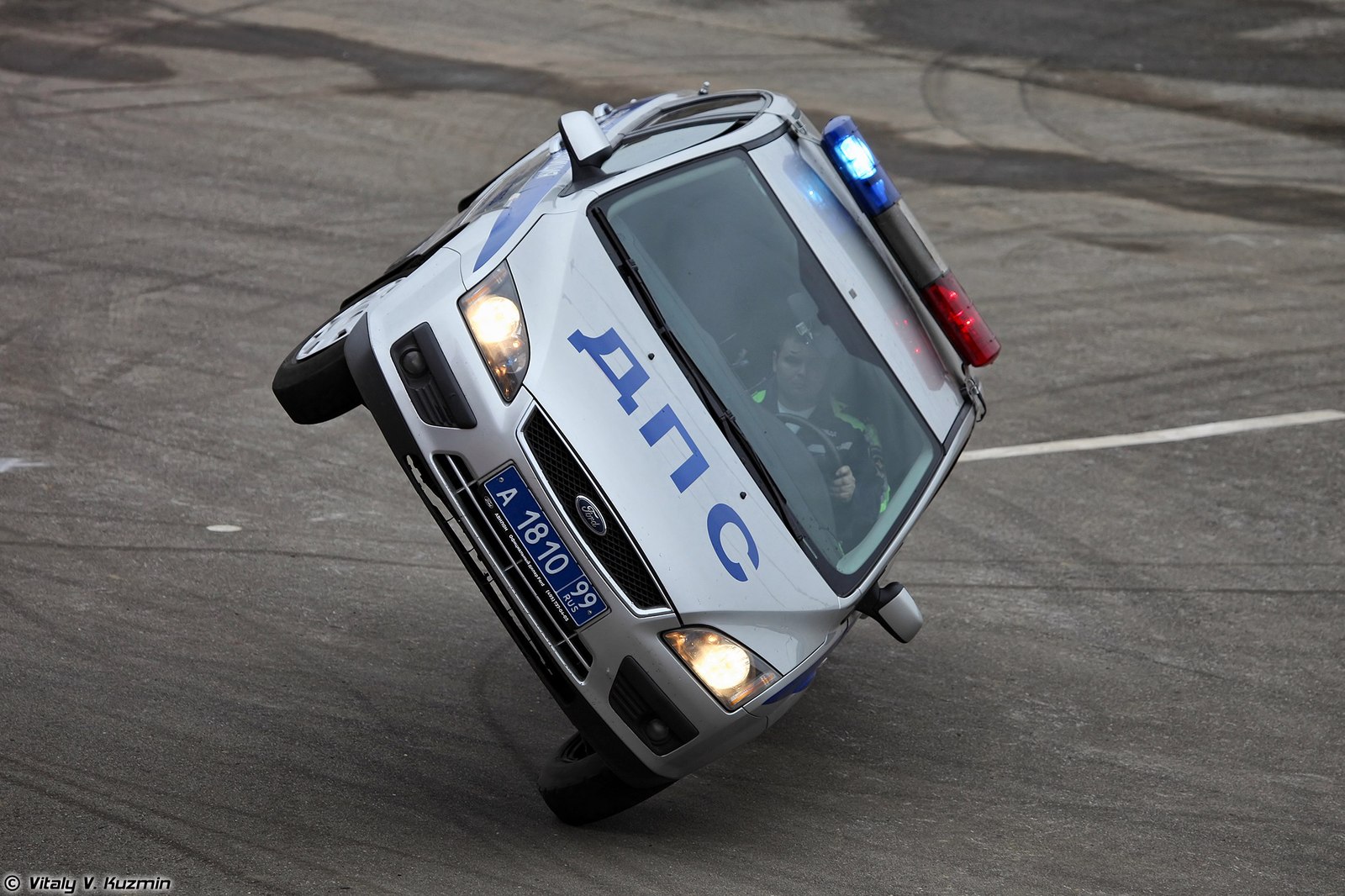 Performance of the aerobatic team of the Cascade of the UGIBDD of the Main Directorate of the Ministry of Internal Affairs of Russia for Moscow at Interpolitech-2016 - DPS, Trick, Not mine, Longpost, Moto, Auto