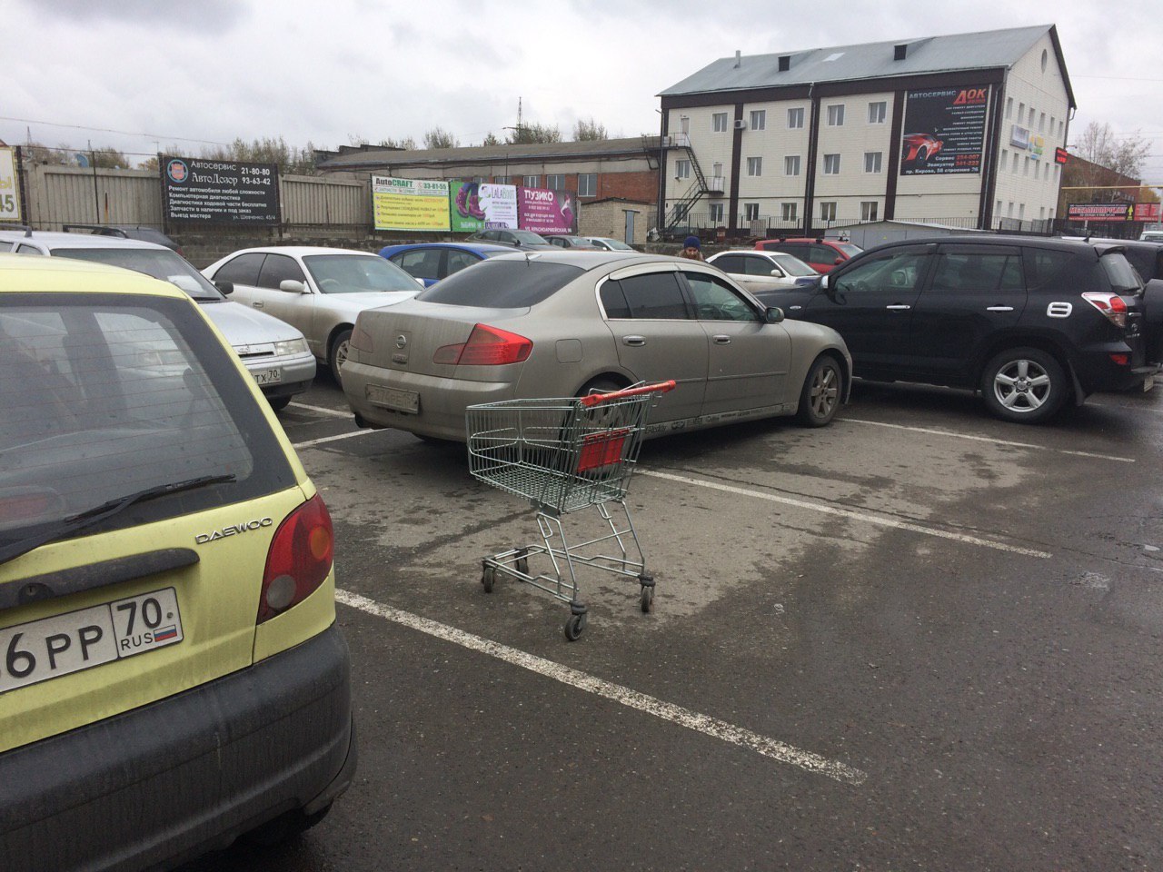 The cart was parked. - My, Parking, Cart, Tomsk, Ward