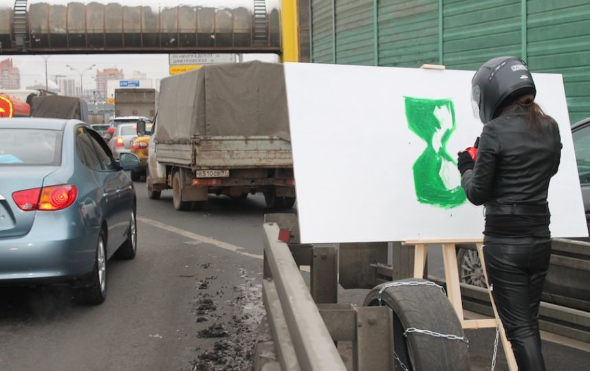 В Москве прошёл арт-протест против пробок - Пробки, Москва, Протест, Акции, Перформанс, Художник, Metro, Длиннопост