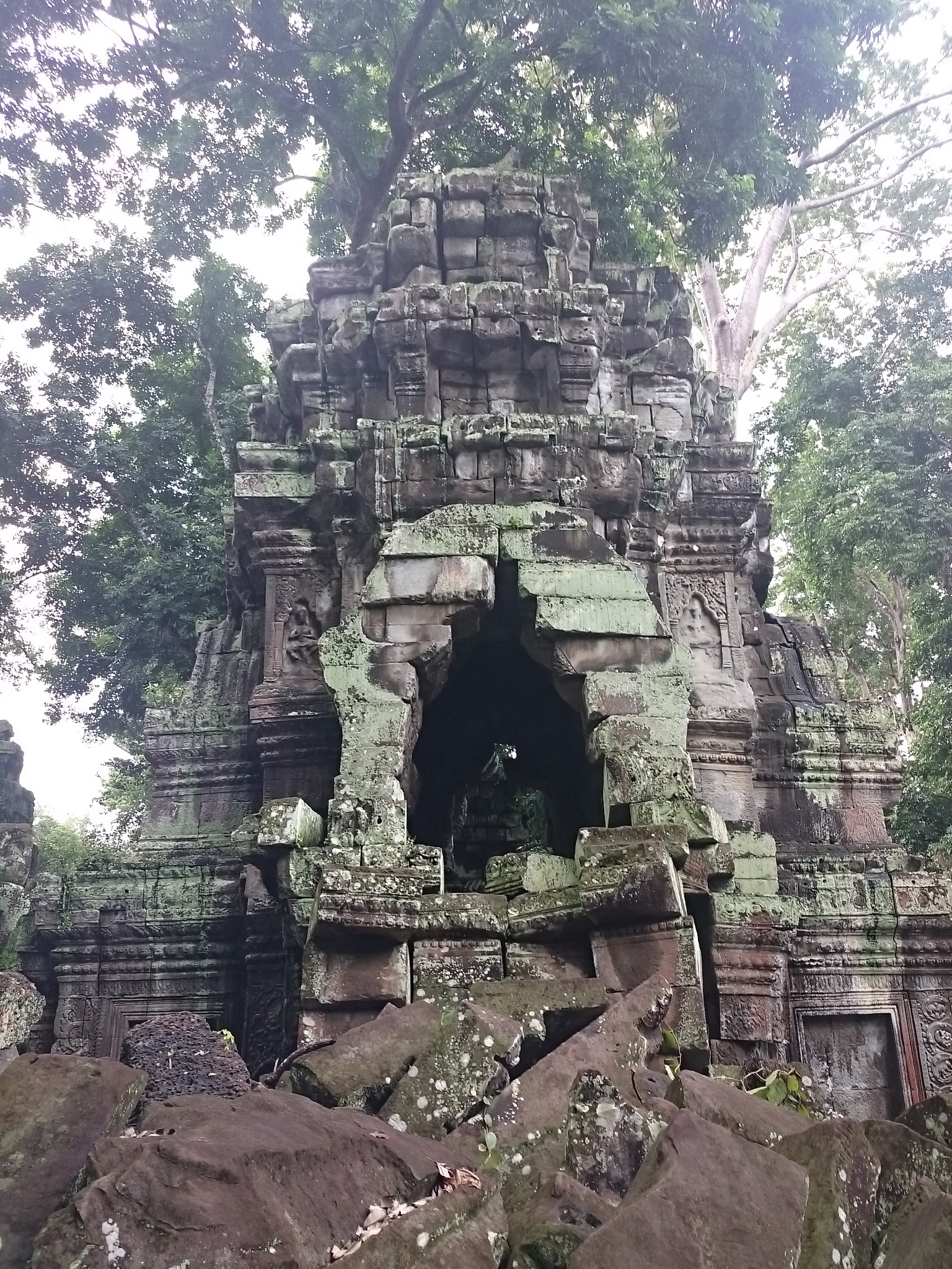 With a backpack around the world. Day 51-53. Cambodia. Temple complex of Angkor Wat. - My, SrГјkzakompomiru, Trip around the world, Travels, Longpost, angkor, Cambodia, Lara Croft