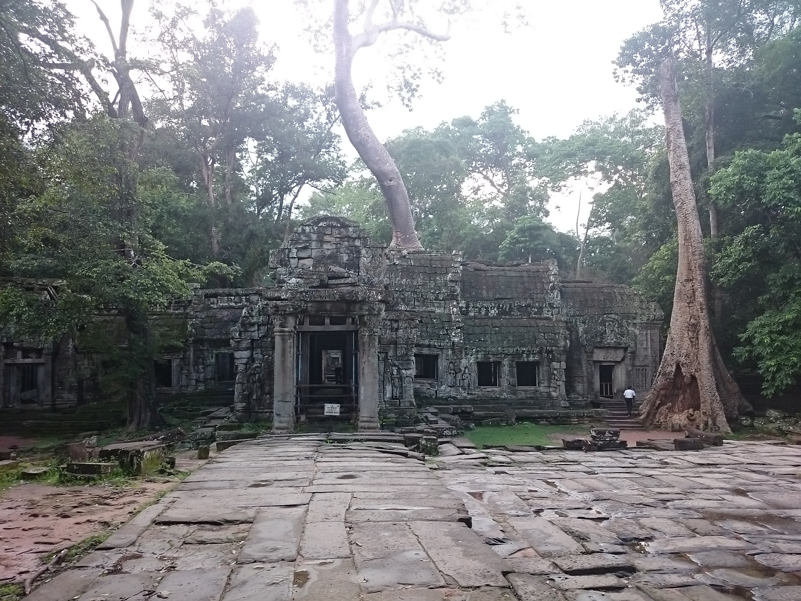 With a backpack around the world. Day 51-53. Cambodia. Temple complex of Angkor Wat. - My, SrГјkzakompomiru, Trip around the world, Travels, Longpost, angkor, Cambodia, Lara Croft