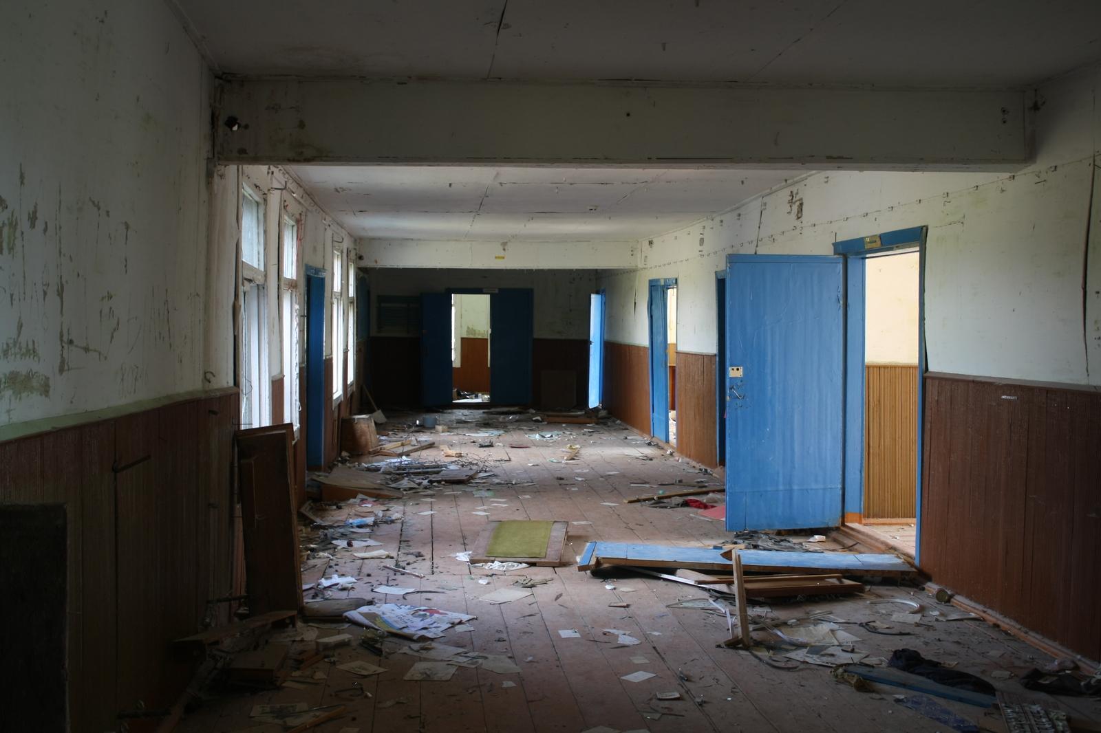 What is left of the school in the village of Ozhmegovo - My, School, Abandoned, Village, Old, The photo, Photo, Longpost