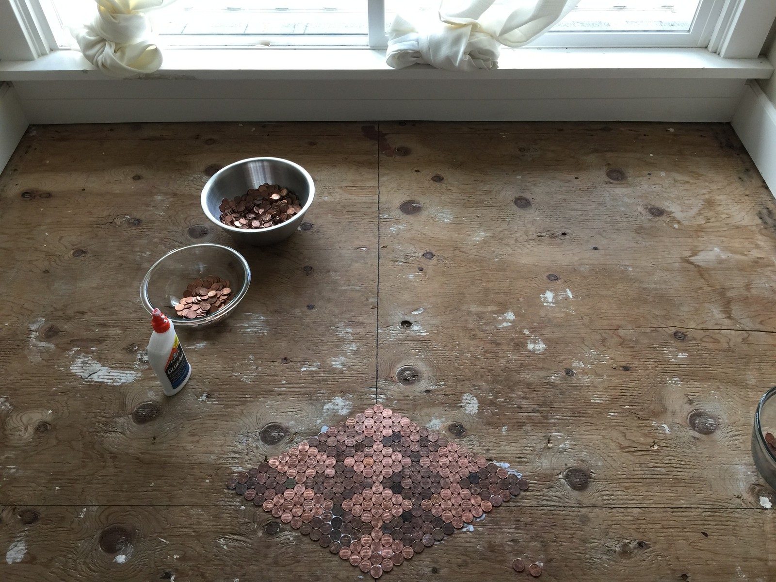 A woman made an amazing floor of 15,000 coins - Images, Longpost, Coin, , Imgur, Floor