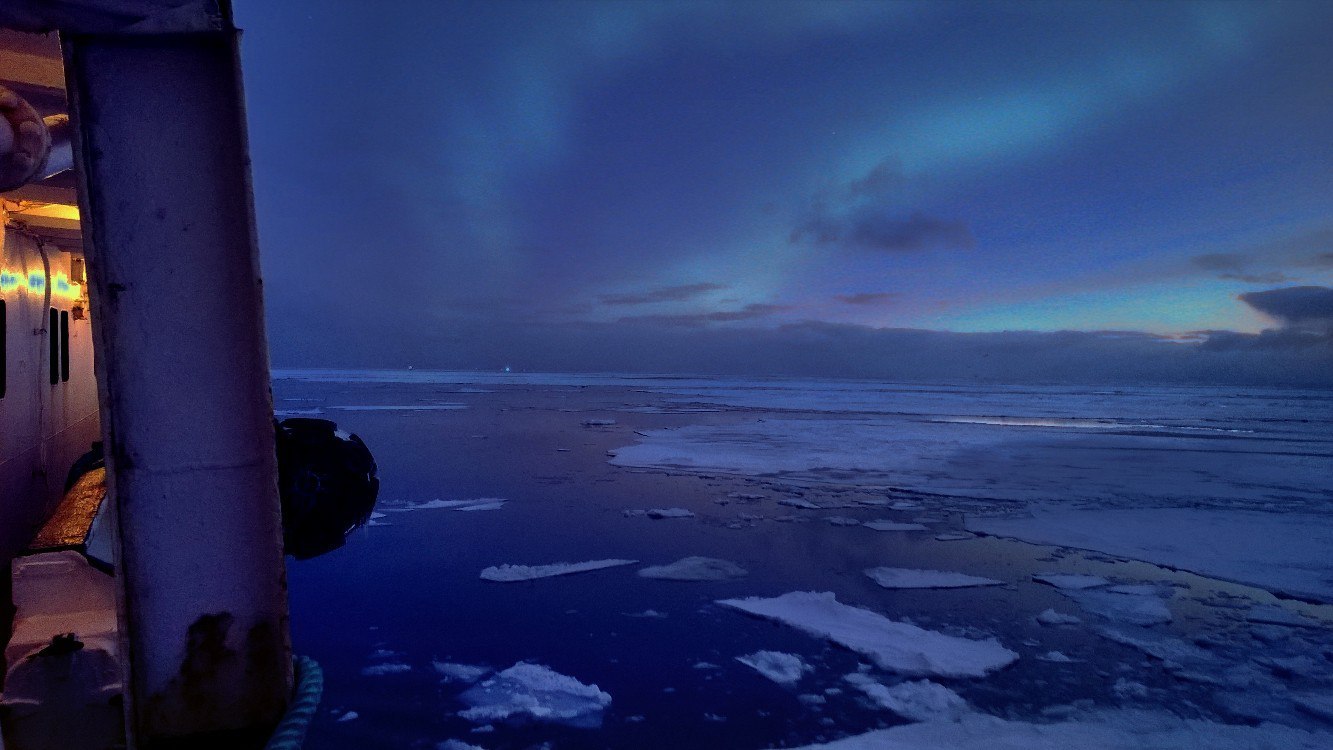 Леденящая красота морей тихого океана - Моё, Закат, Фотография, Природа России, Корабль, Охотское море, Лед, Россия, Длиннопост