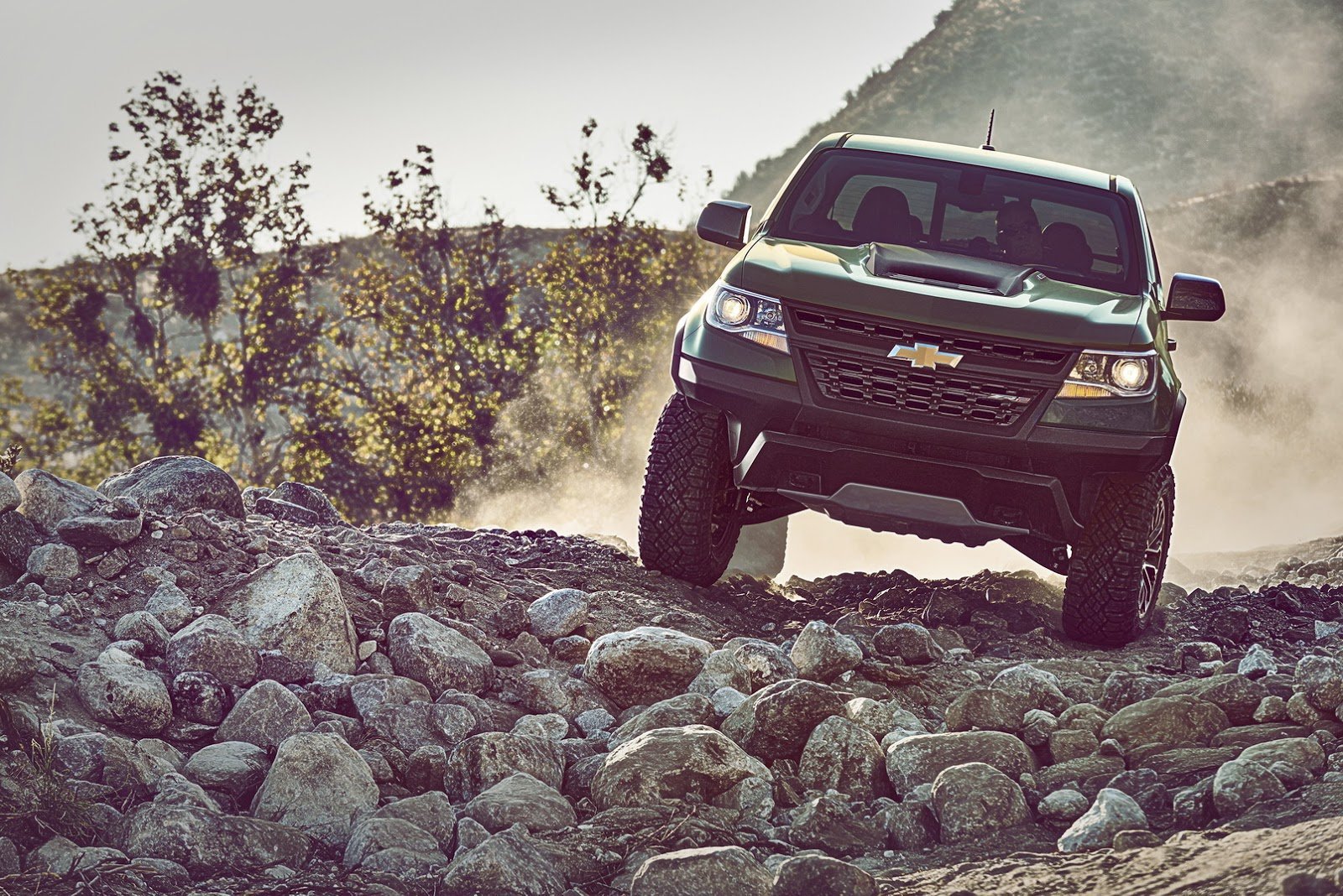 Chevrolet выпустил внедорожный пикап Colorado ZR2 | Пикабу